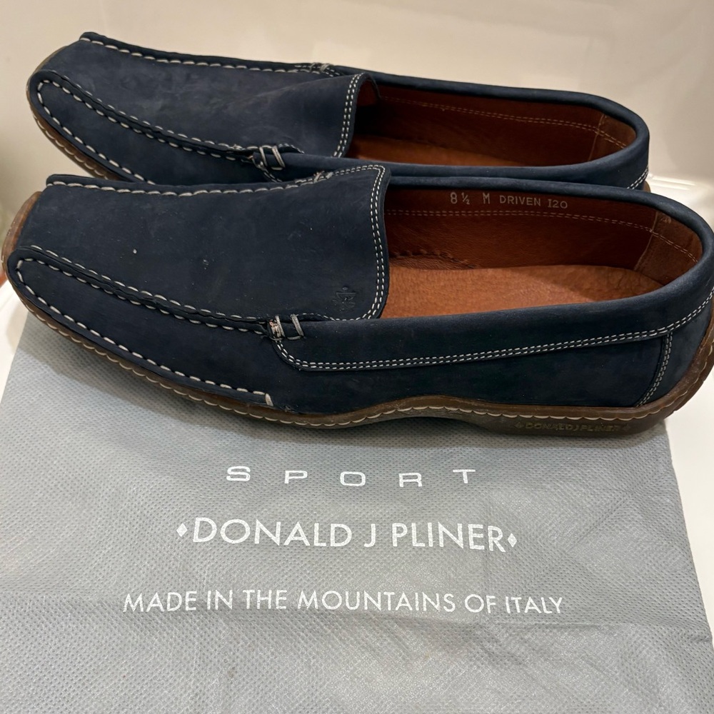 Donald J. Pliner Women's 8.5 Dark Blue Nubuck Slip-On Driving Loafers. NWT